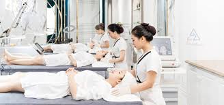 Đẩy mạnh công tác kiểm tra, giám sát đối với hoạt động kinh doanh dịch vụ thẩm mỹ, spa, phun xăm trên địa bàn.